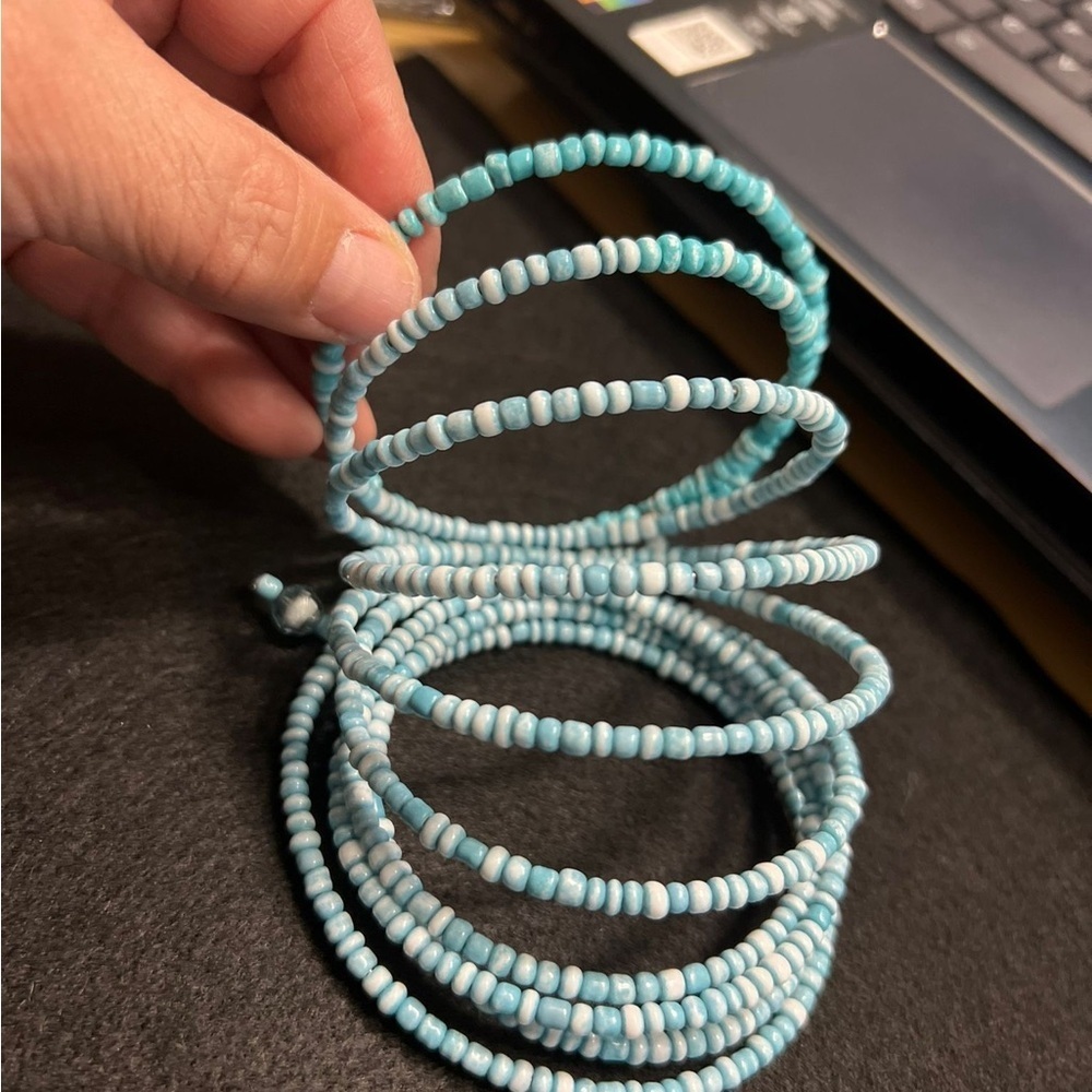 Blue Beaded Bracelet - Picture 2 of 3